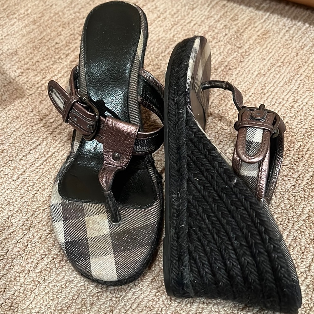 Burberry pewter check espadrille wedge thong size 39/8US